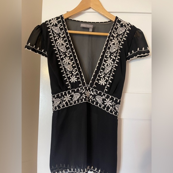 Tristan & Iseut tie back blouse - Picture 2 of 4